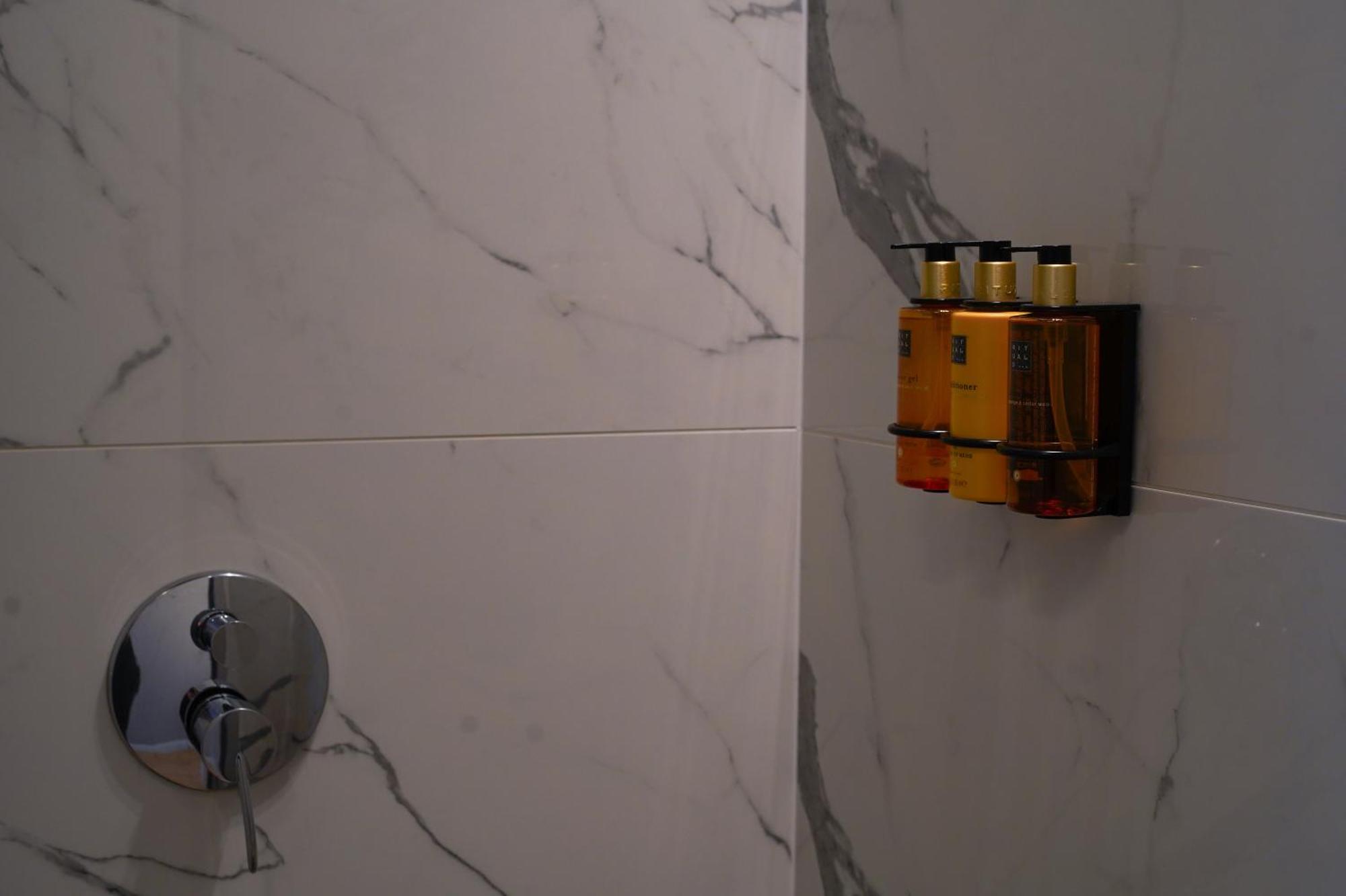 987 Design Prague Hotel Bagian luar foto